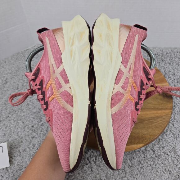 Asics Novablast 2 Smoke Rose Pure Bronze Athletic Gym Road Running Shoe Womens 9 - Picture 8 of 13